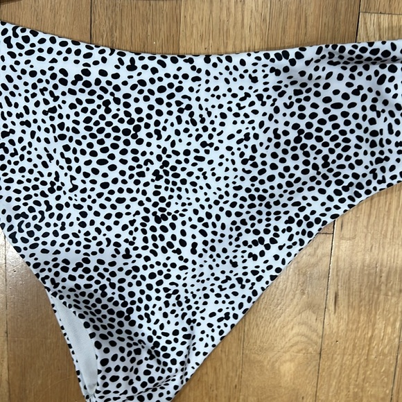 bathing suit - Picture 2 of 6